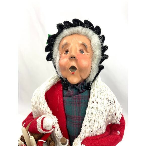 VTG Byers Choice Caroler Figurine 13" Woman Dipped Candles in Basket 1999 - Picture 7 of 14